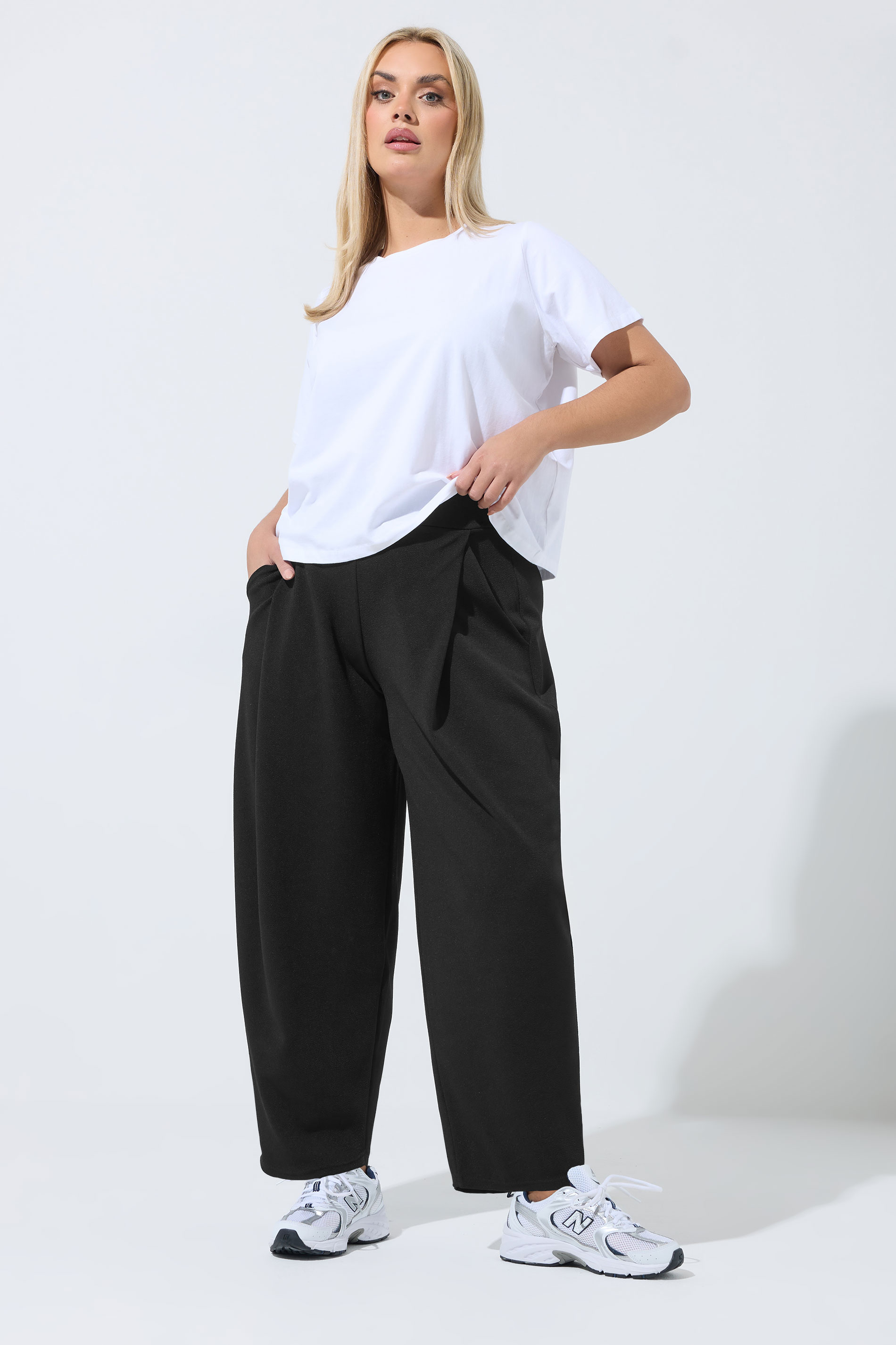 LIMITED COLLECTION Plus Size Black Pleated Barrel Leg Trousers | Yours Clothing 3