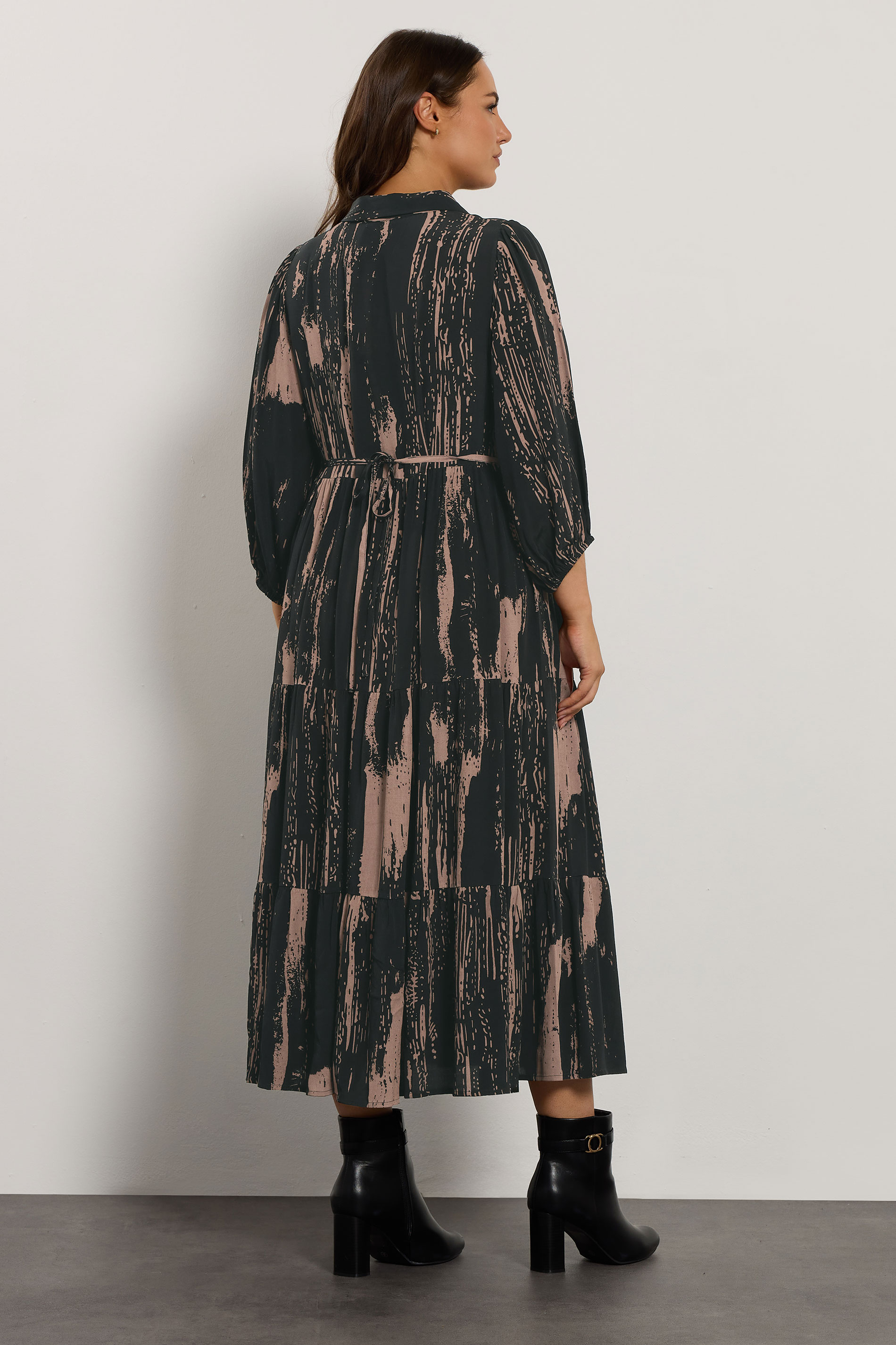 EVANS Plus Size Black Premium Smudge Print Tiered Maxi Dress | Evans 5