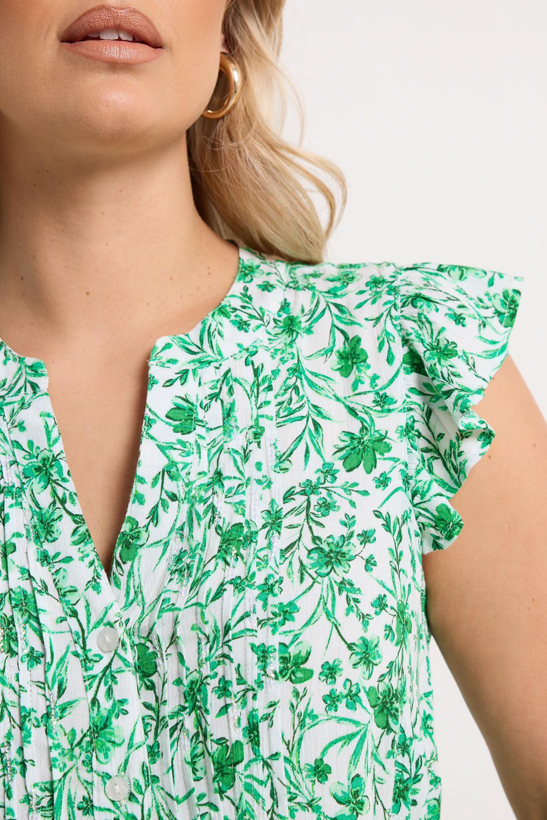 YOURS Plus Size Green Floral Pintuck Blouse | Yours Clothing 4