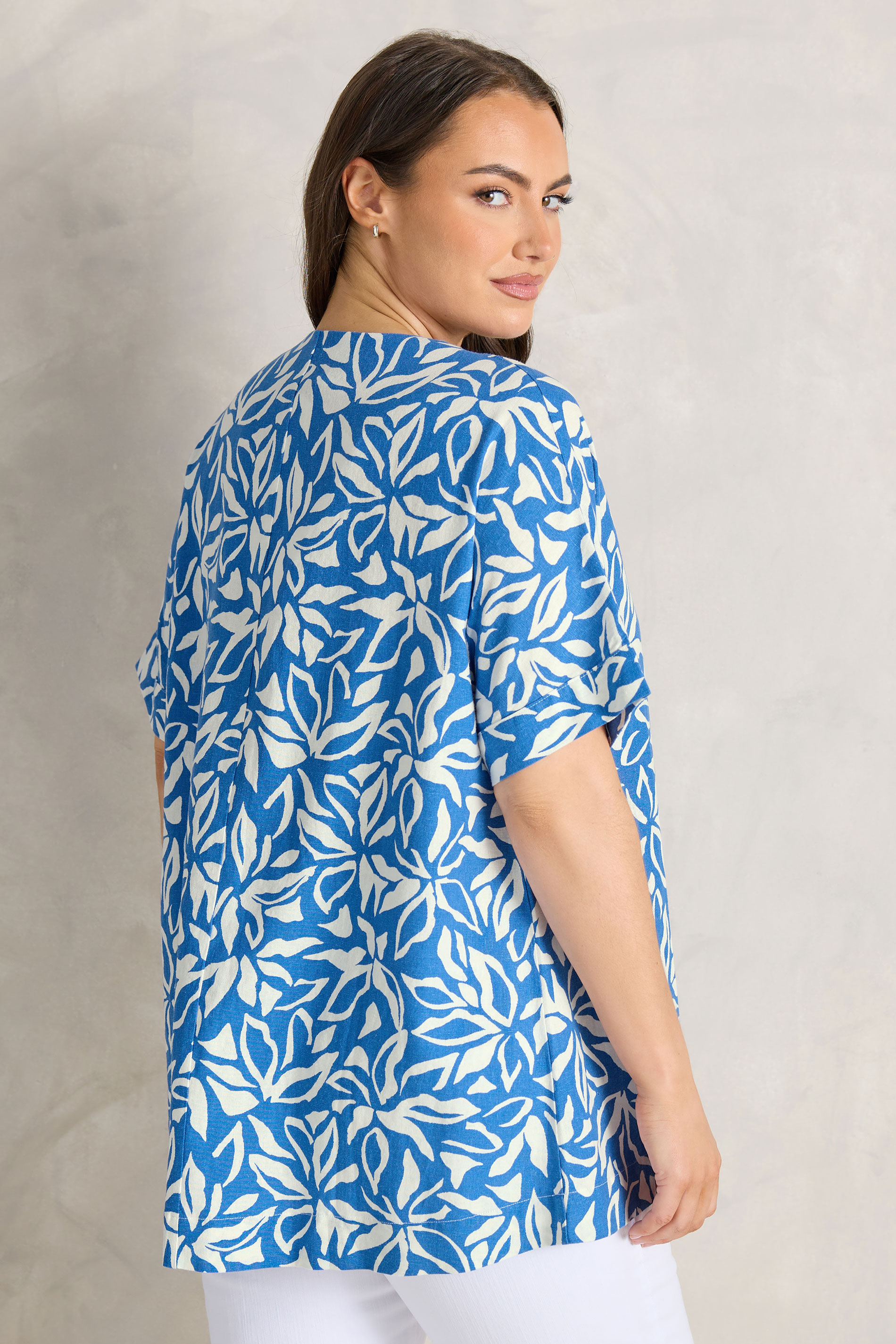 EVANS Plus Size Blue Leaf Print Premium Linen Front Pleat Top | Evans 2