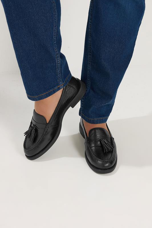  Yours Black Tassle Loafers In Wide E Fit