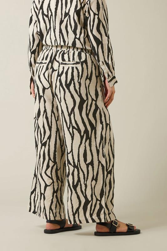 EVANS Plus Size Set Natural Brown Abstract Linen Shirt & Trouser | Evans 7