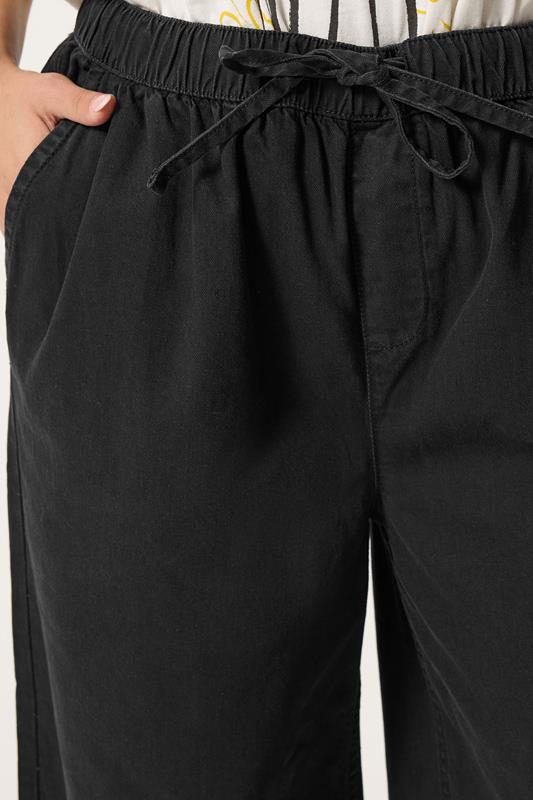 YOURS Plus Size Black Denim Jorts | Yours Clothing 4