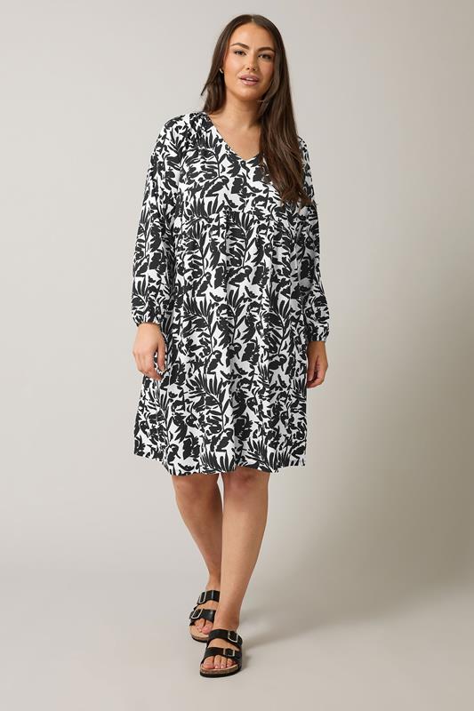 EVANS Plus Size Black Floral Print Crinkle Midi Dress | Evans 2
