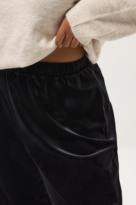 YOURS Plus Size Black Velvet Palazzo Trousers | Yours Clothing 4