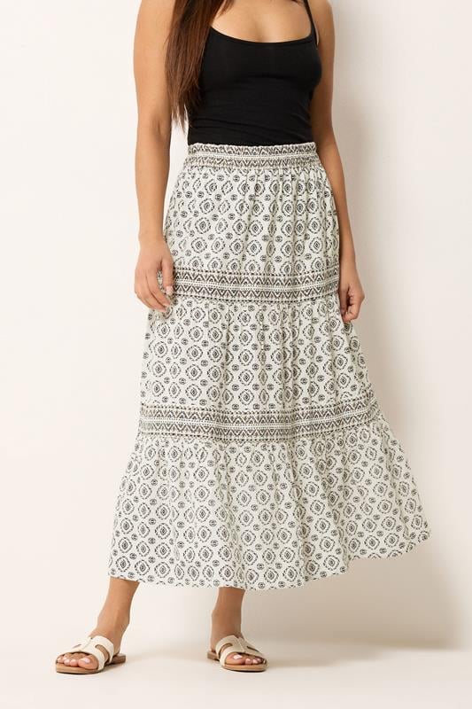  M&Co Petite White Aztec Tiered Maxi Skirt