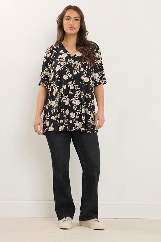 EVANS Plus Size Black Floral Pleat Swing Top | Evans 2