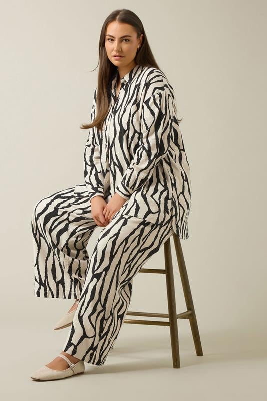 EVANS Plus Size Set Natural Brown Abstract Linen Shirt & Trouser | Evans 1