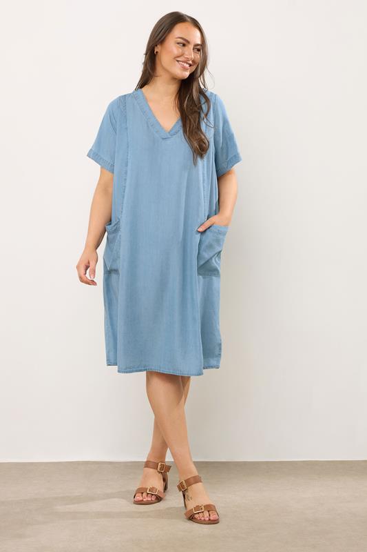 EVANS Plus Size Light Blue Lyocell Denim Pocket Dress | Evans 1
