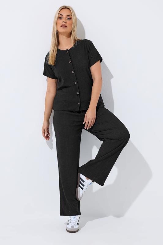 LIMITED COLLECTION Plus Size Black Crinkle Short Sleeve Top | Yours Clothing 1