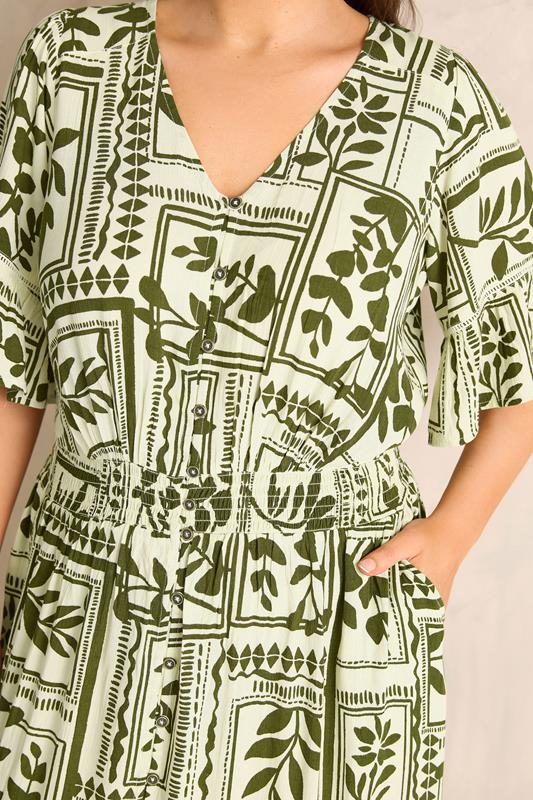 EVANS Plus Size Green Leaf Print Button Through Maxi Dress | Evans 4