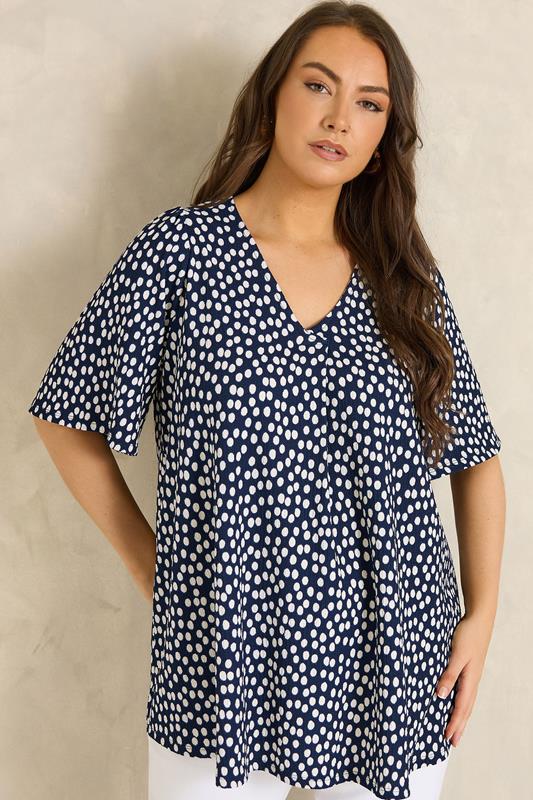 EVANS Plus Size Navy Blue Spot Print Pleat Front Top 1