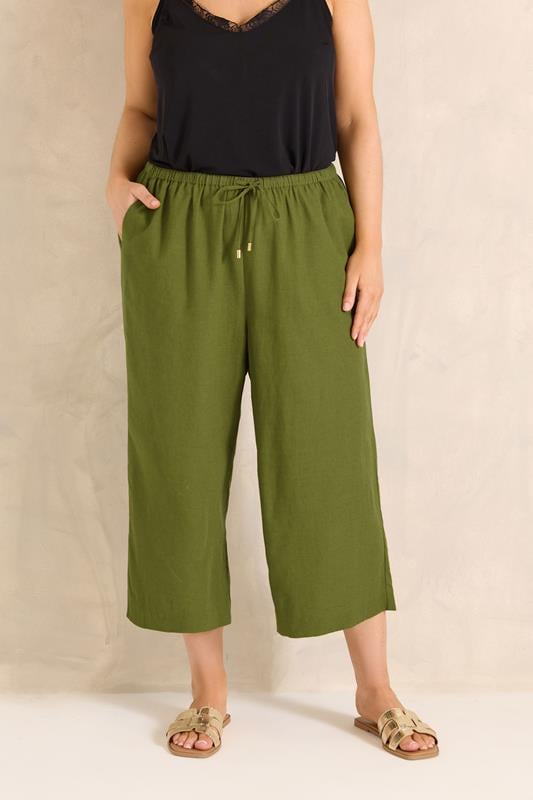 EVANS Plus Size Green Linen Cropped Trousers | Evans 1