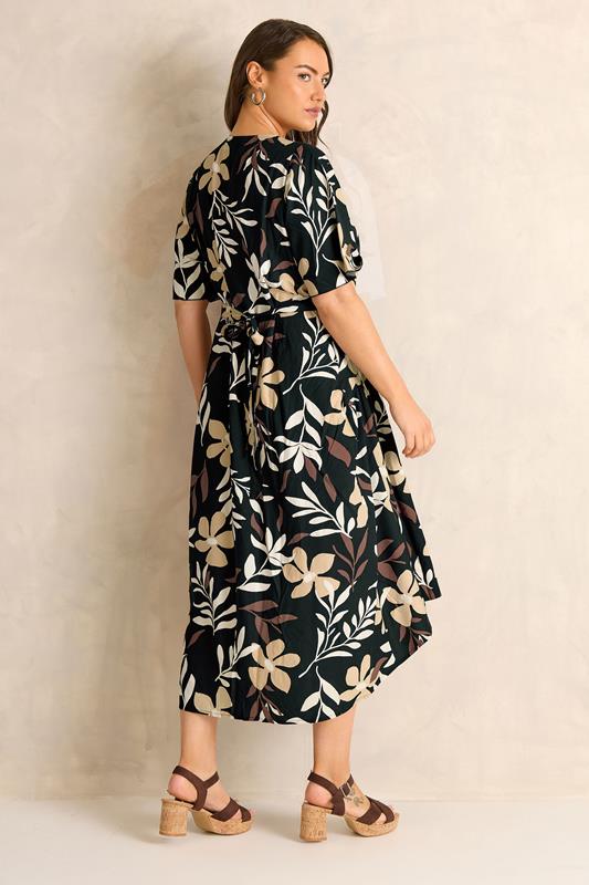 EVANS Plus Size Black Leaf Print Dipped Hem Dress | Evans 4