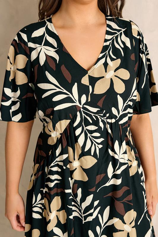 EVANS Plus Size Black Leaf Print Dipped Hem Dress | Evans 5