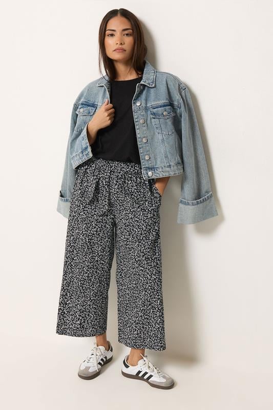 PixieGirl Petite Black Leaf Print Cropped Trousers