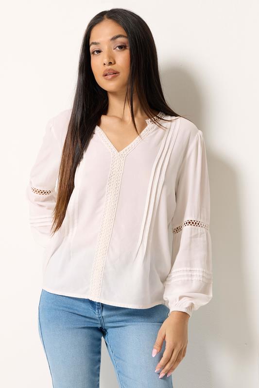  M&Co Petite White Lace Trim Pintuck Blouse