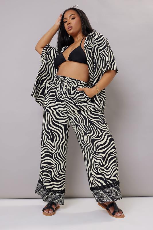 YOURS Plus Size Black Zebra Print Short Sleeve Shirt | Yours Clothing 2
