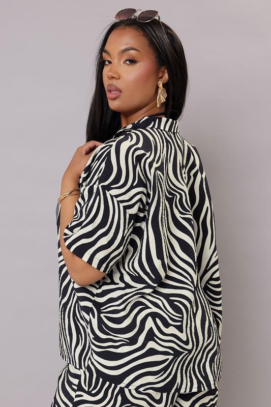 YOURS Plus Size Black Zebra Print Short Sleeve Shirt | Yours Clothing 4