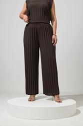 YOURS LONDON Plus Size Chocolate Brown Pleated Trousers | Yours Clothing 1