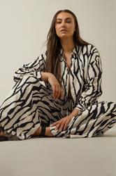 EVANS Plus Size Set Natural Brown Abstract Linen Shirt & Trouser | Evans 8