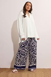 EVANS Plus Size White Dipped Hem Oversized Shirt | Evans 1