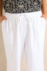 EVANS Plus Size White Cropped Pull On Cotton Trousers | Evans 4