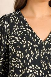 EVANS Plus Size Black Abstract Print Pleat Front Blouse | Evans 4