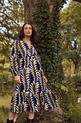 EVANS Plus Size Midnight Blue Leaf Print Tiered Maxi Dress | Evans 3