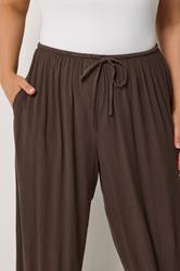 YOURS Plus Size Chocolate Brown Cuffed Balloon Trousers | Yours Clothing 4
