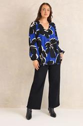EVANS Plus Size Black & Blue Floral Pleat Front Blouse | Evans 1
