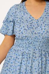 YOURS Plus Size Blue Ditsy Floral Flutter Sleeve Top | Yours Clothing 4