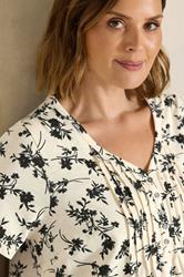 EVANS Plus Size Ivory Floral Print Cotton Henley Top | Evans 4