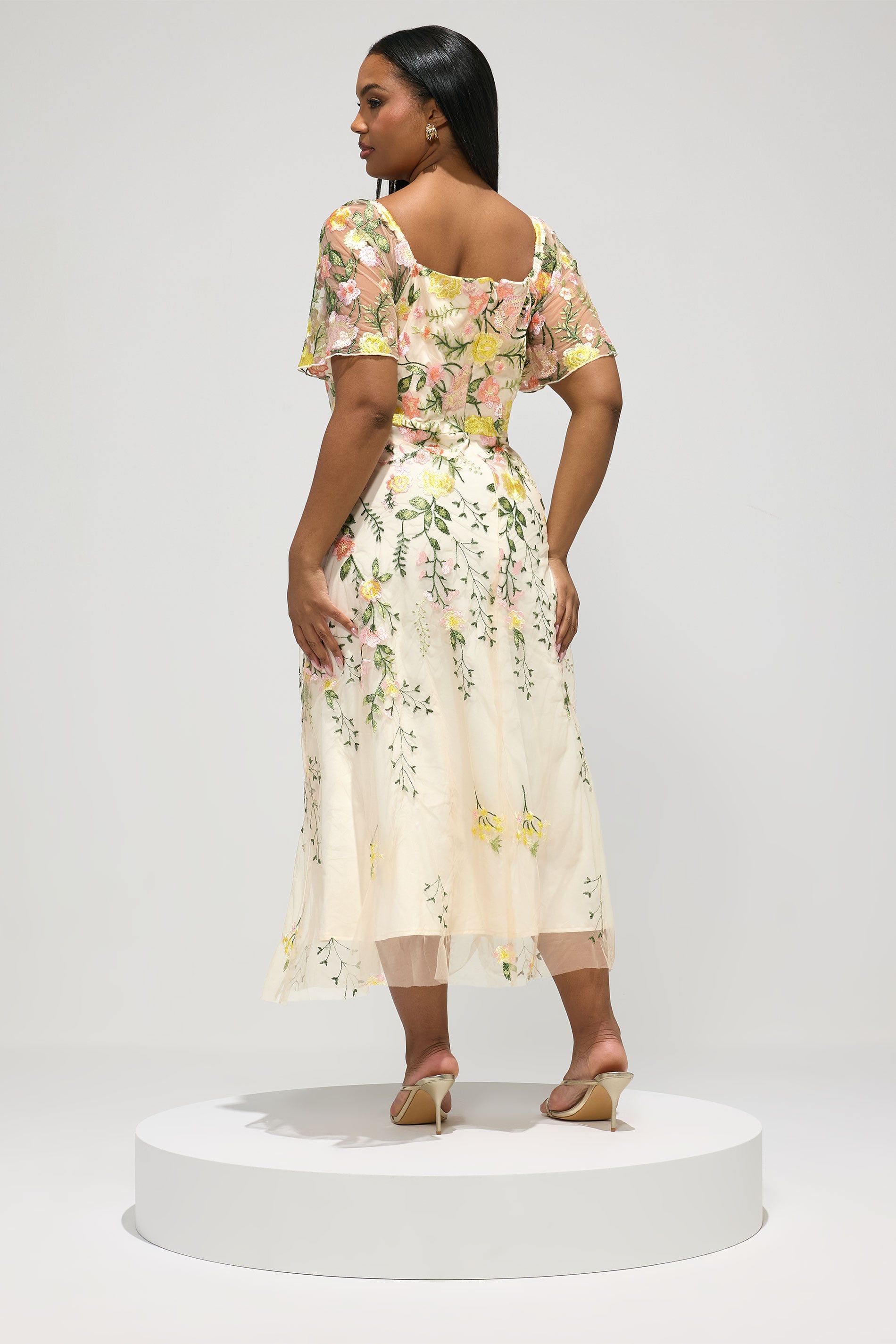 YOURS LONDON Plus Size Yellow Embroidered Floral Maxi Dress | Yours Clothing 4