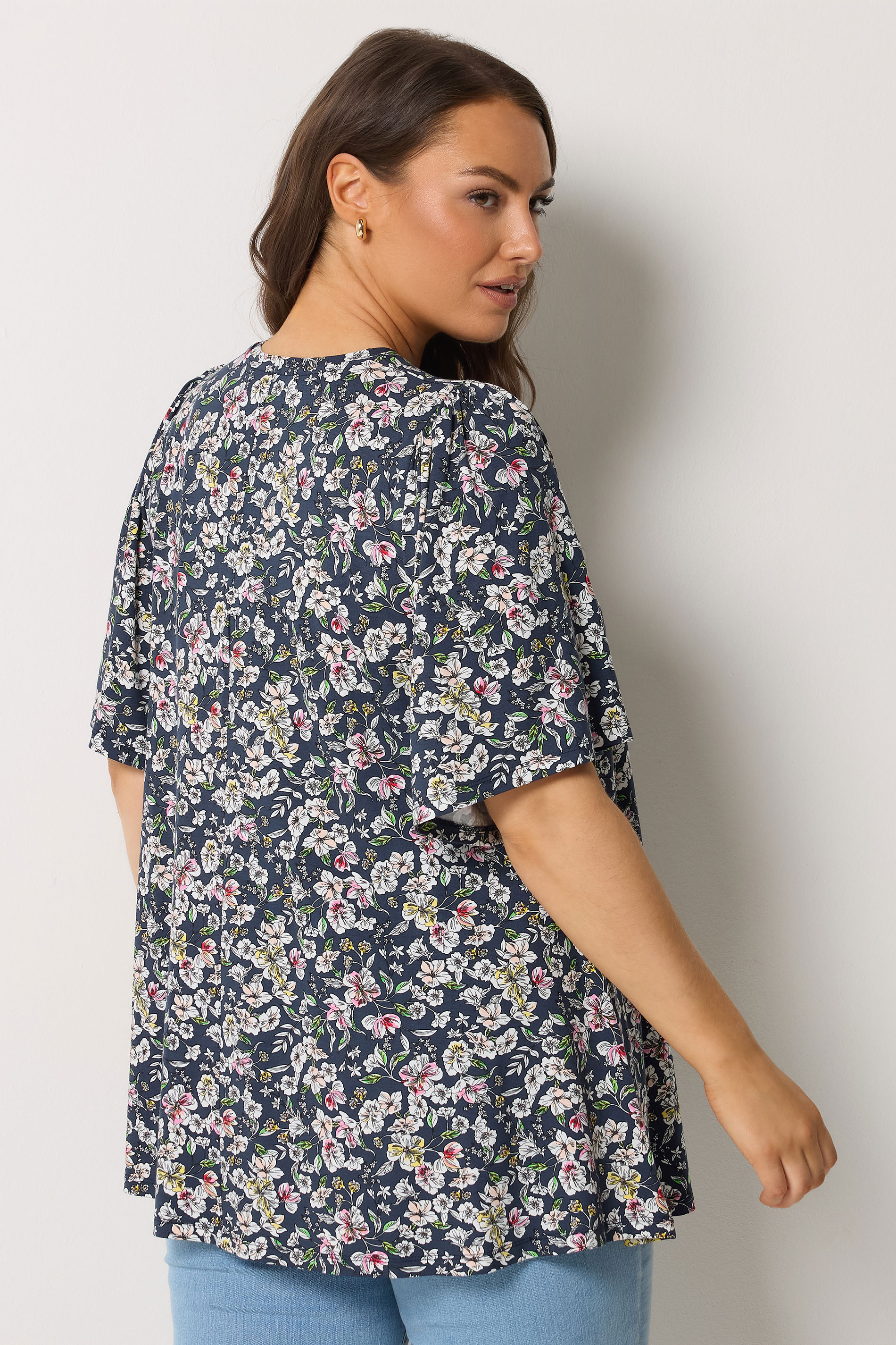 YOURS Plus Size Navy Blue Floral Pleat Front Top | Yours Clothing 2