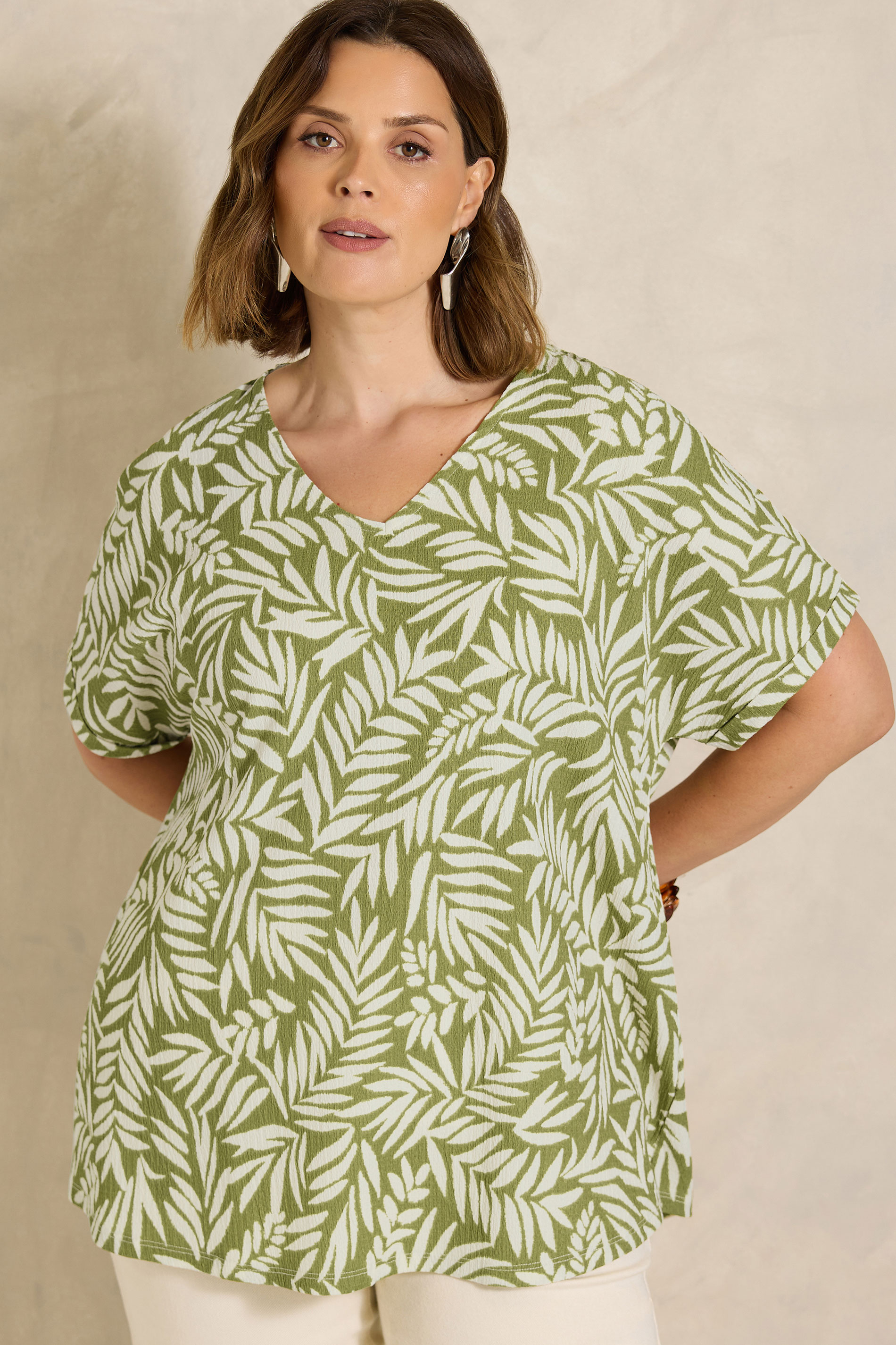 EVANS Plus Size Green Leaf Print Crinkle Blouse | Evans 3