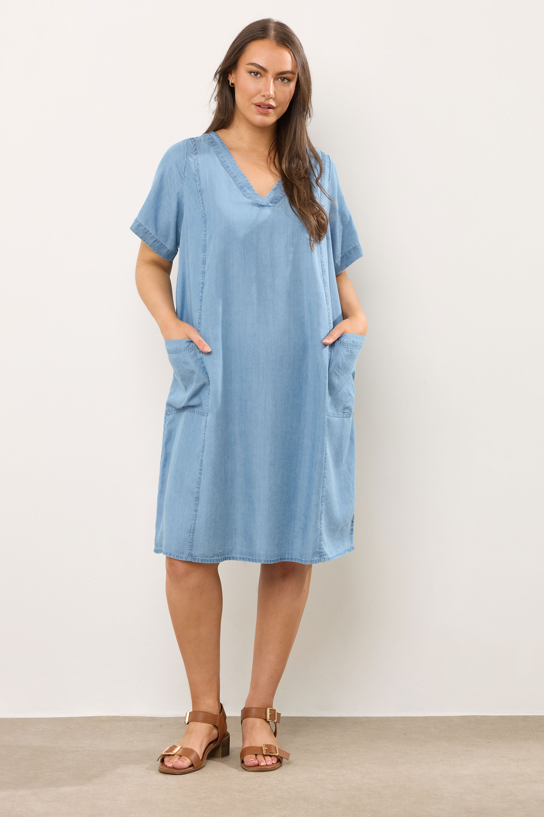 EVANS Plus Size Light Blue Lyocell Denim Pocket Dress | Evans 3