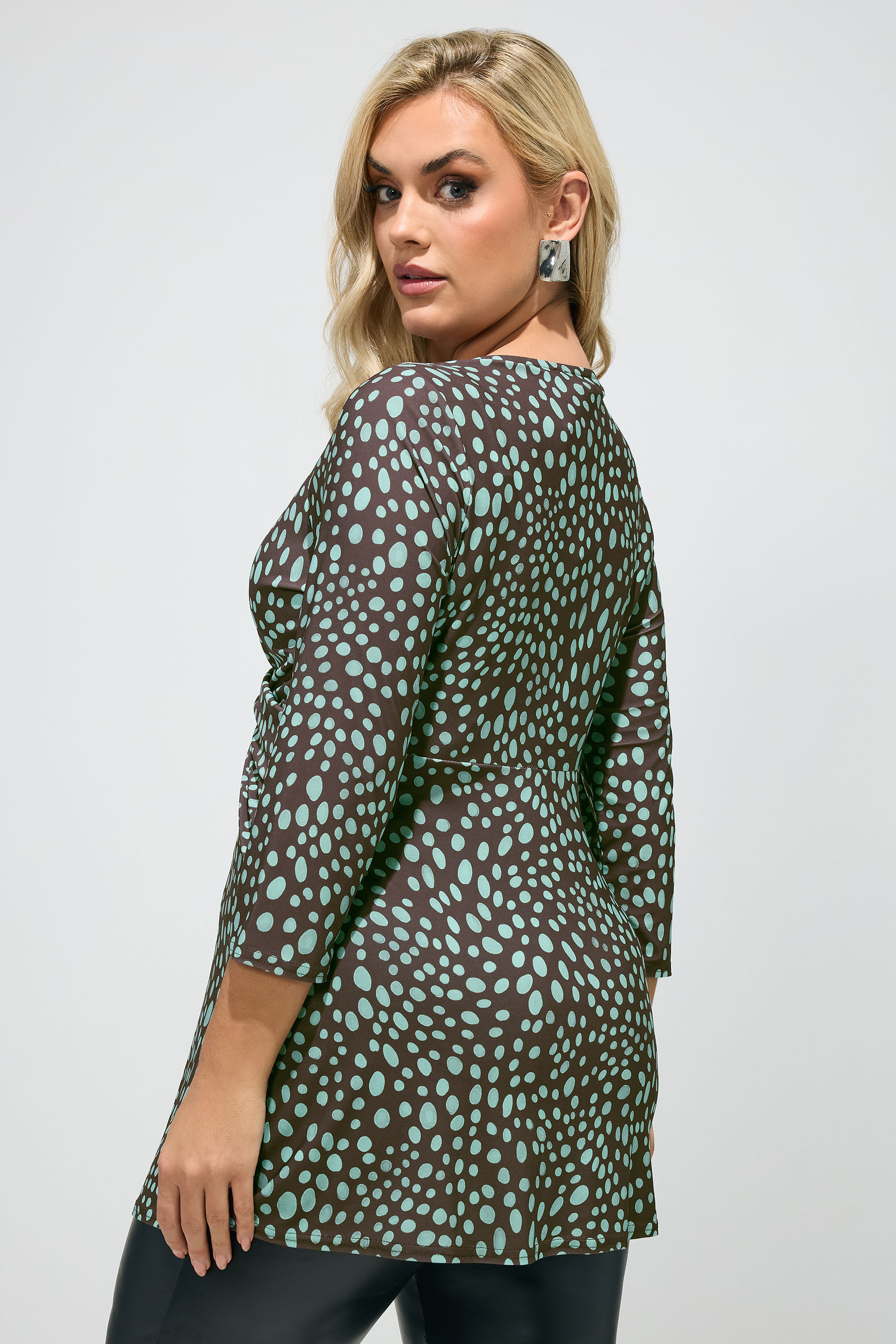 YOURS LONDON Plus Size Black Knot Detail Front Top | Yours Clothing 2