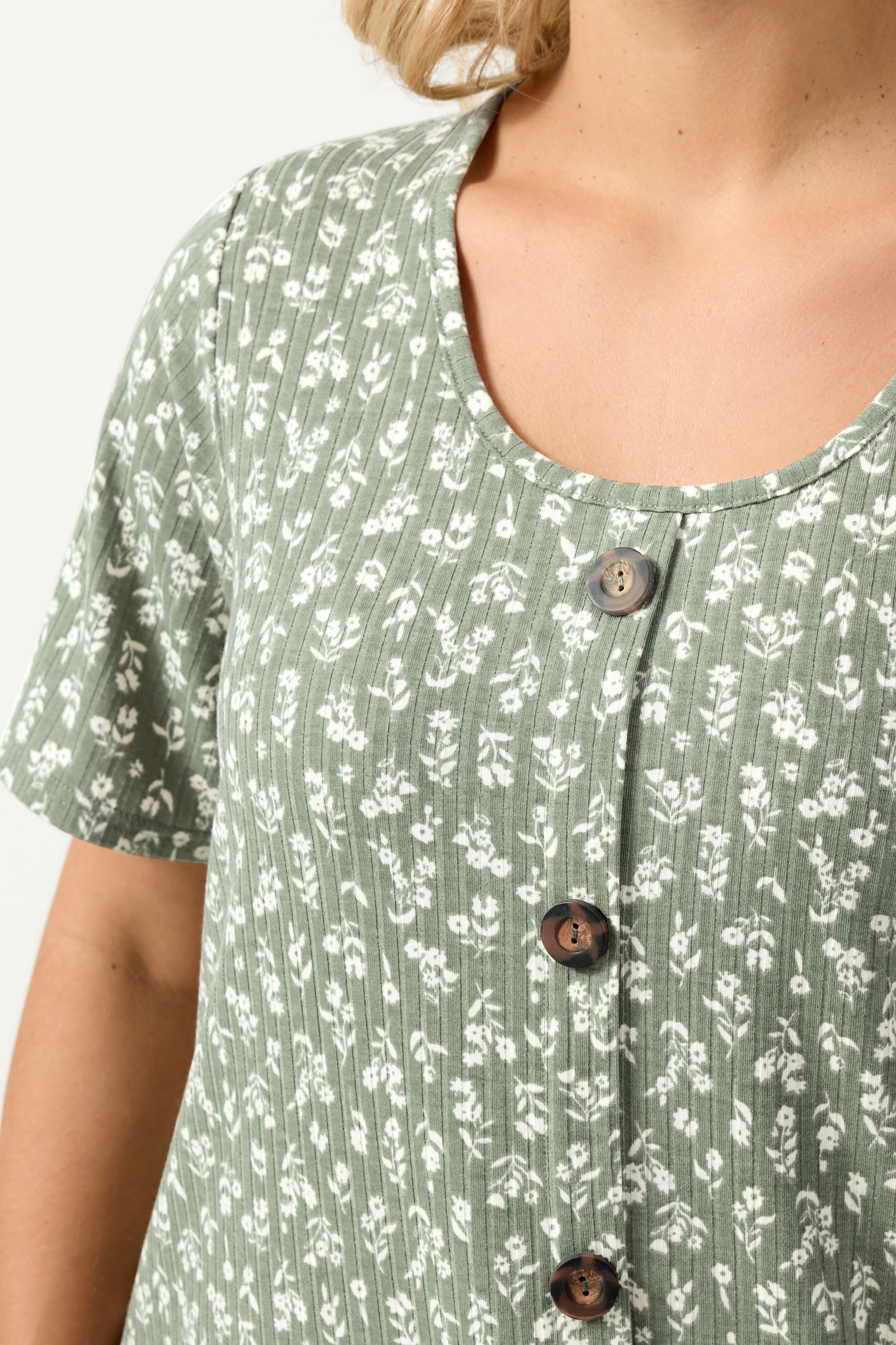 YOURS Plus Size Sage Green Floral Ribbed Swing Top | Yours Clothing 4