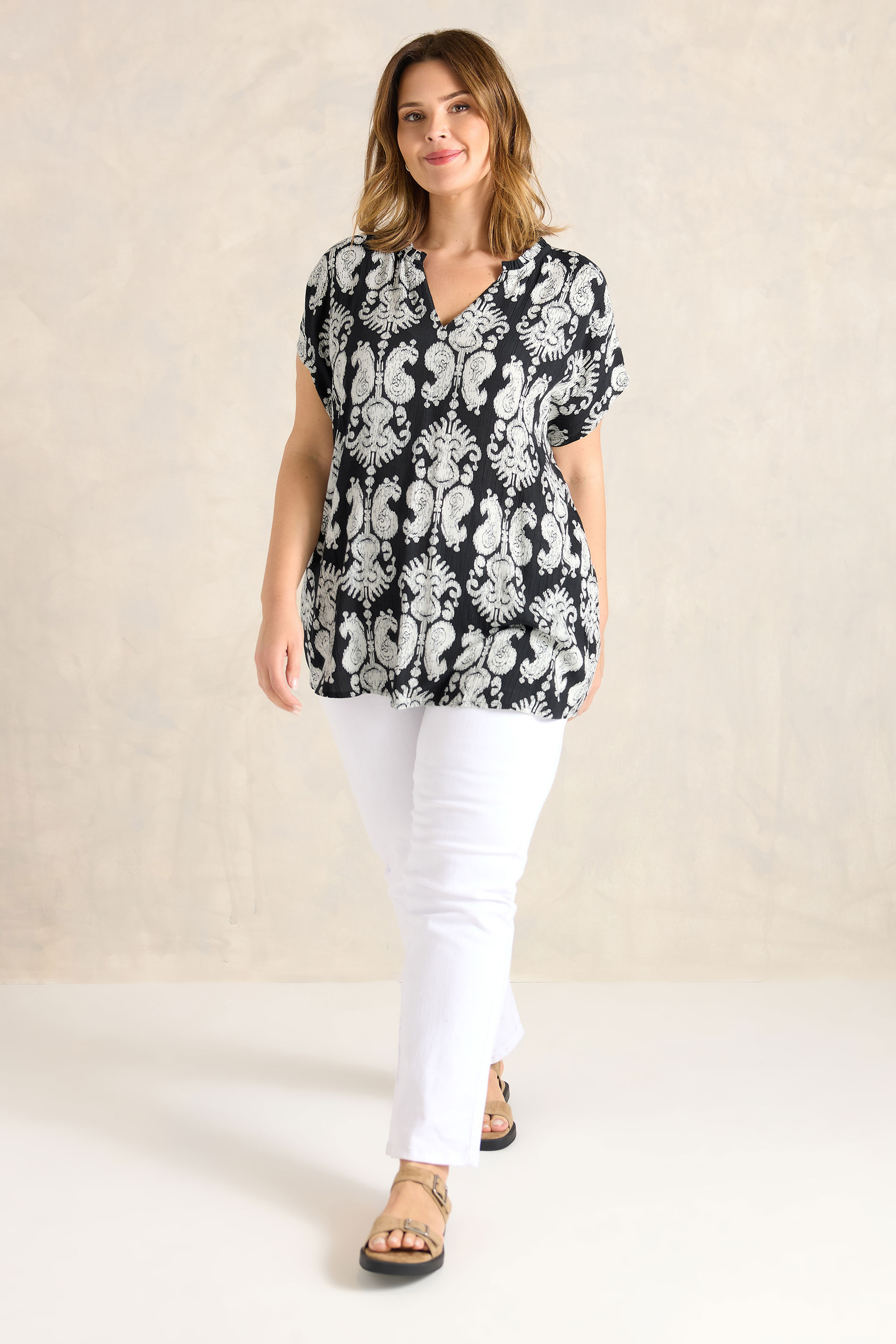 EVANS Plus Size Black Abstract Print Shirred Waist Trousers | Evans  2
