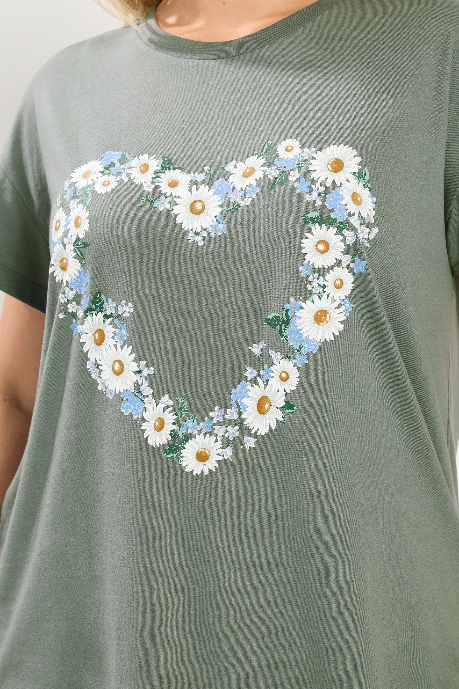 YOURS Plus Size Green Daisy Heart T-Shirt | Yours Clothing 4