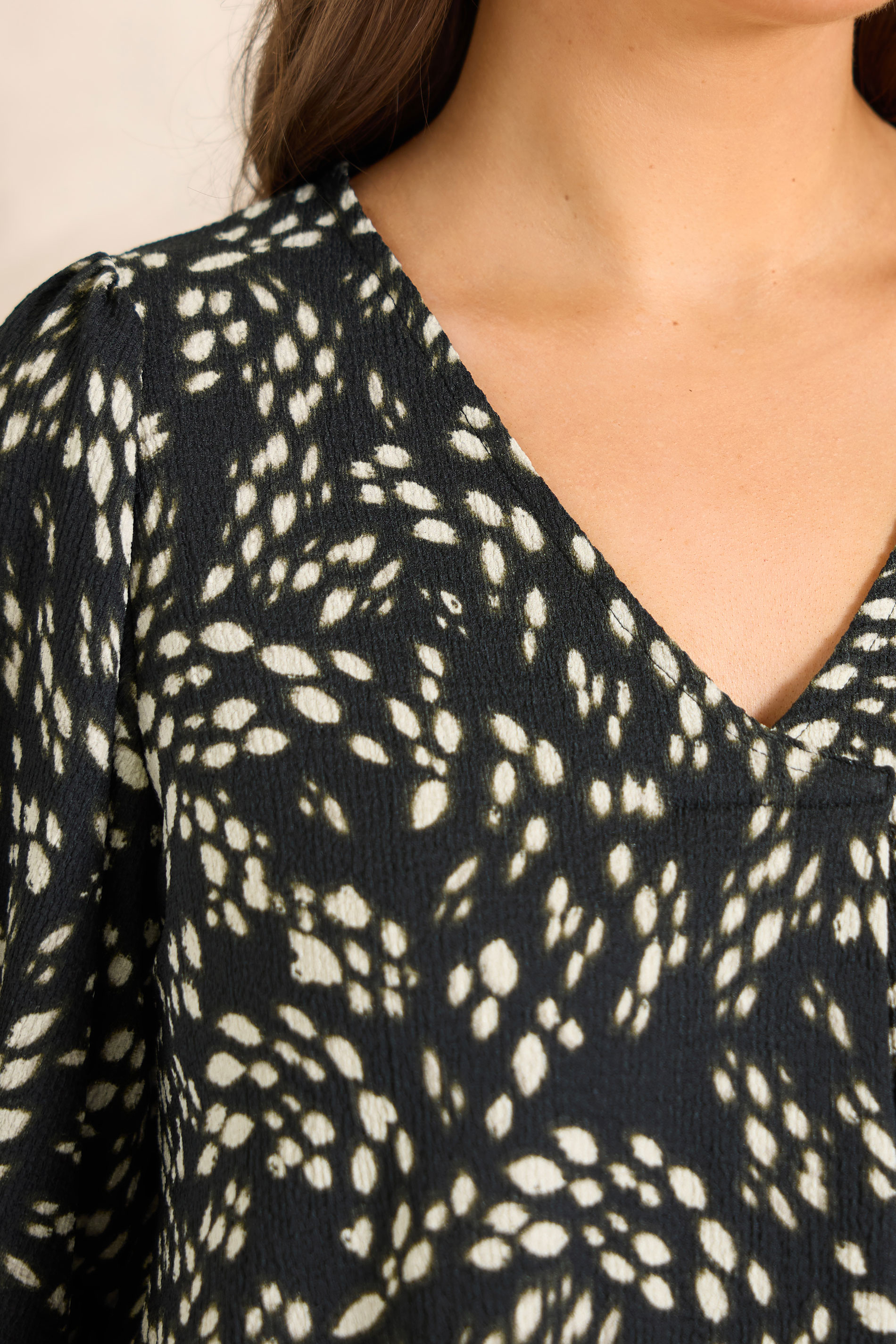 EVANS Plus Size Black Abstract Print Pleat Front Blouse | Evans 4