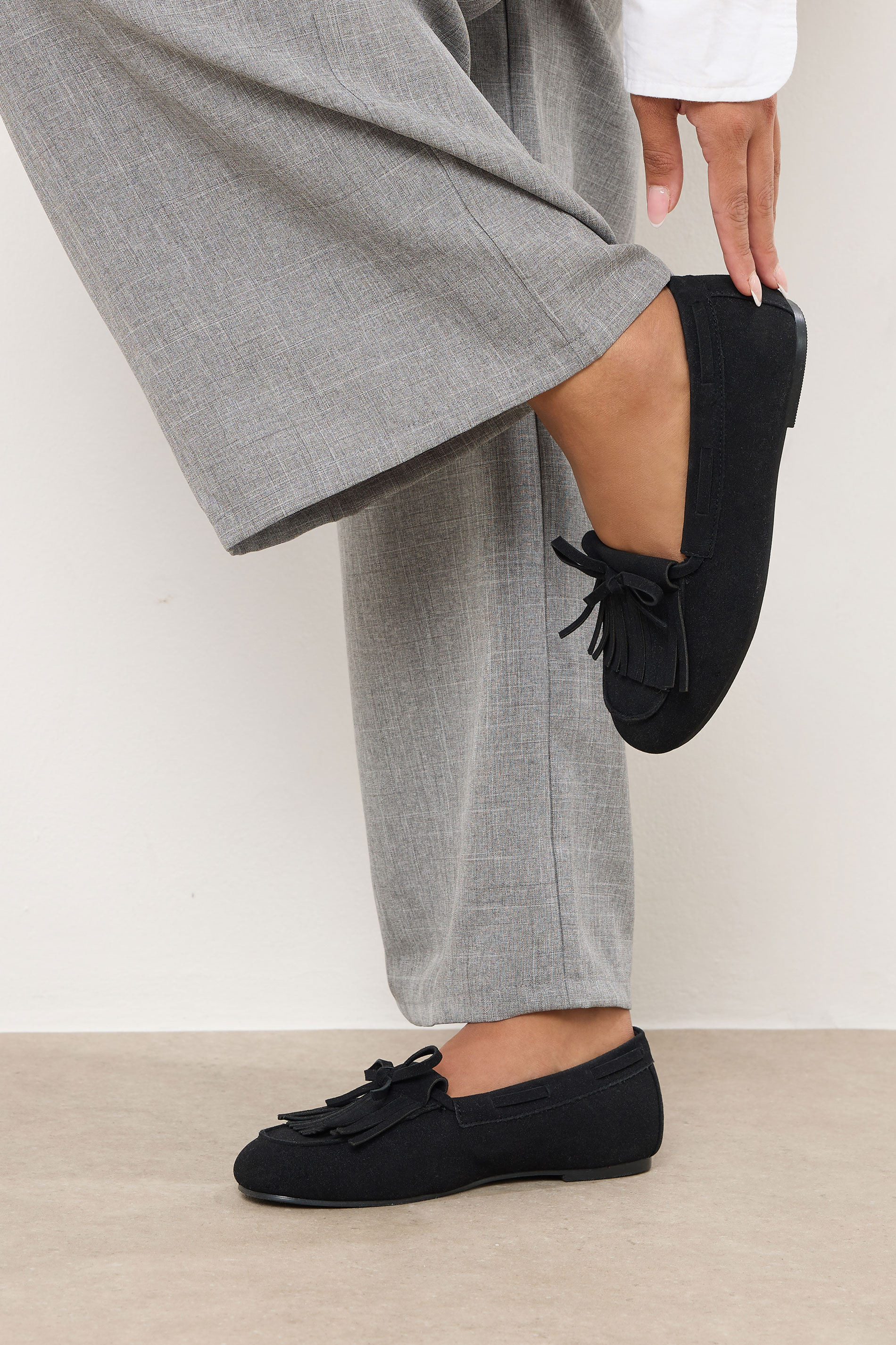 Women's Black Yours Faux Suede Tassel Fringe Loafers In Extra Wide Eee Fit Size 10Eee
