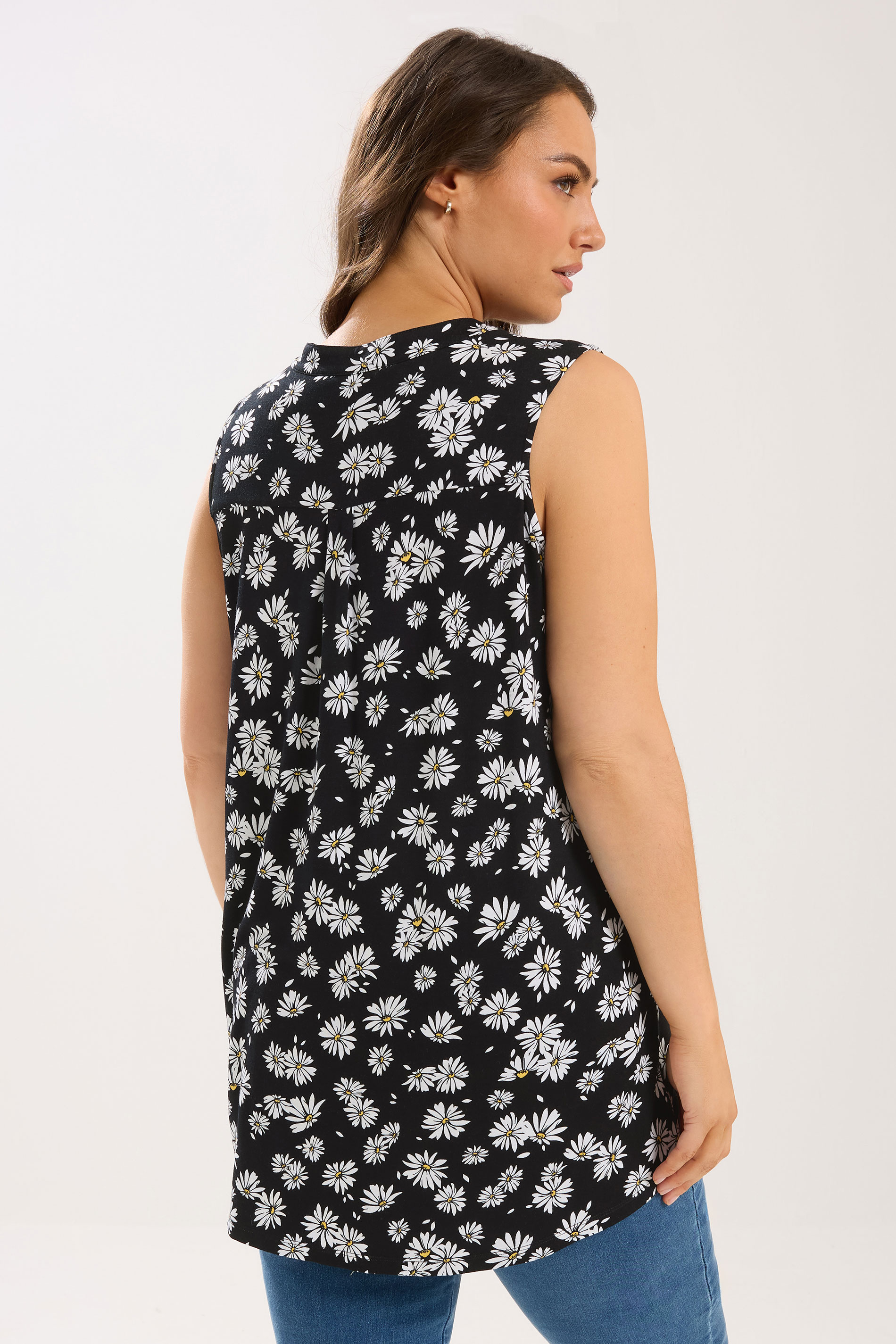 YOURS Plus Size Black Daisy Floral Sleeveless Blouse | Yours Clothing 2