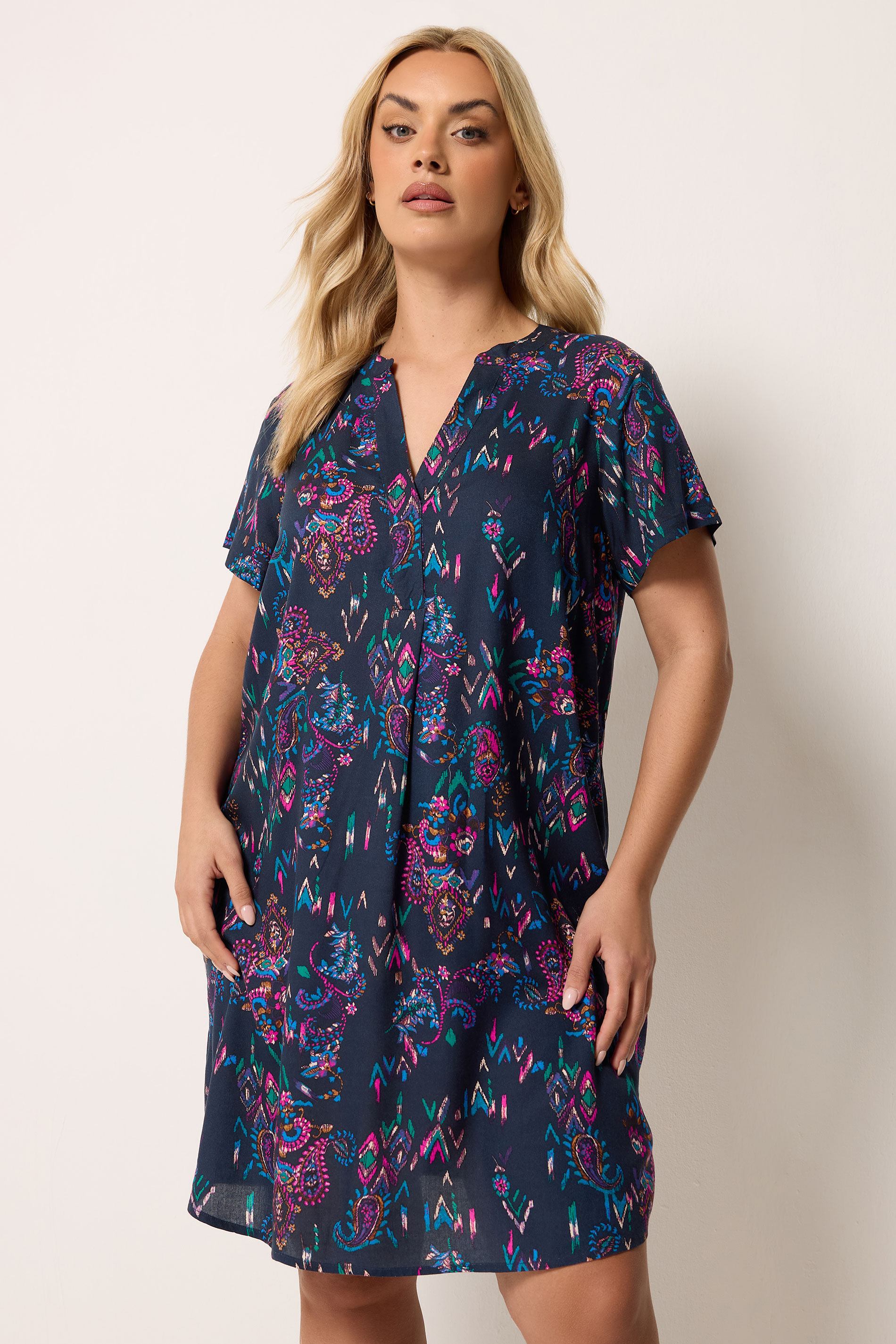 YOURS Plus Size Black Paisley Pleat Front Dress | Yours Clothing 3