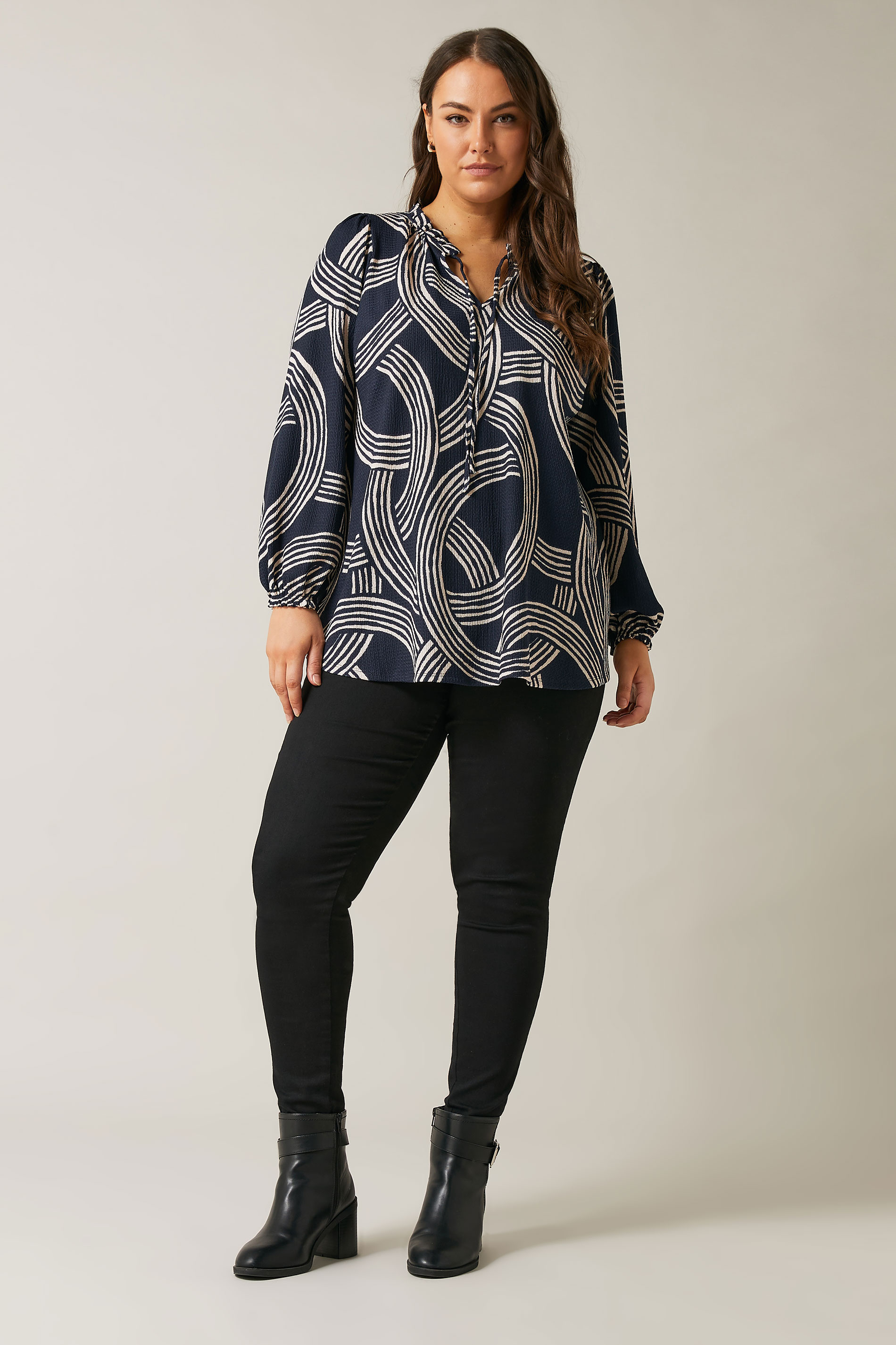 EVANS Plus Size Navy Blue Linear Print Jersey Crepe Blouse | Evans 2