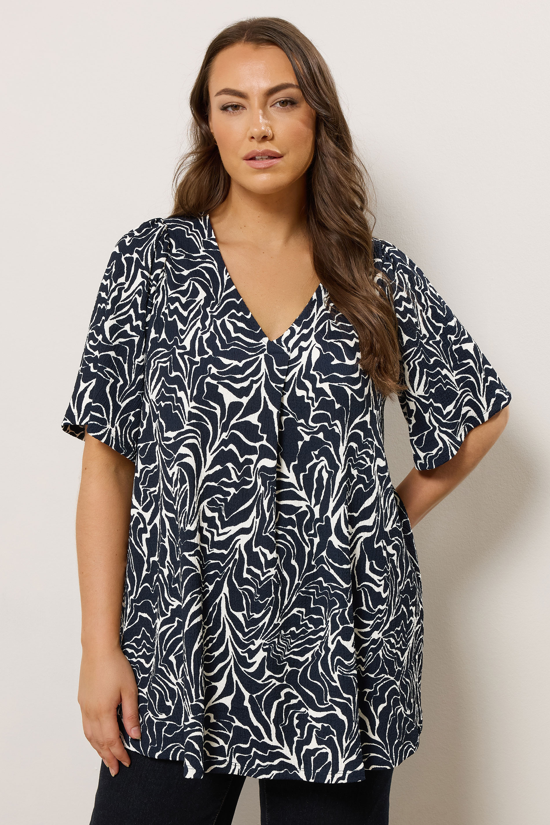 EVANS Plus Size Navy Blue Abstract Floral Pleat Front Swing Top | Evans 1