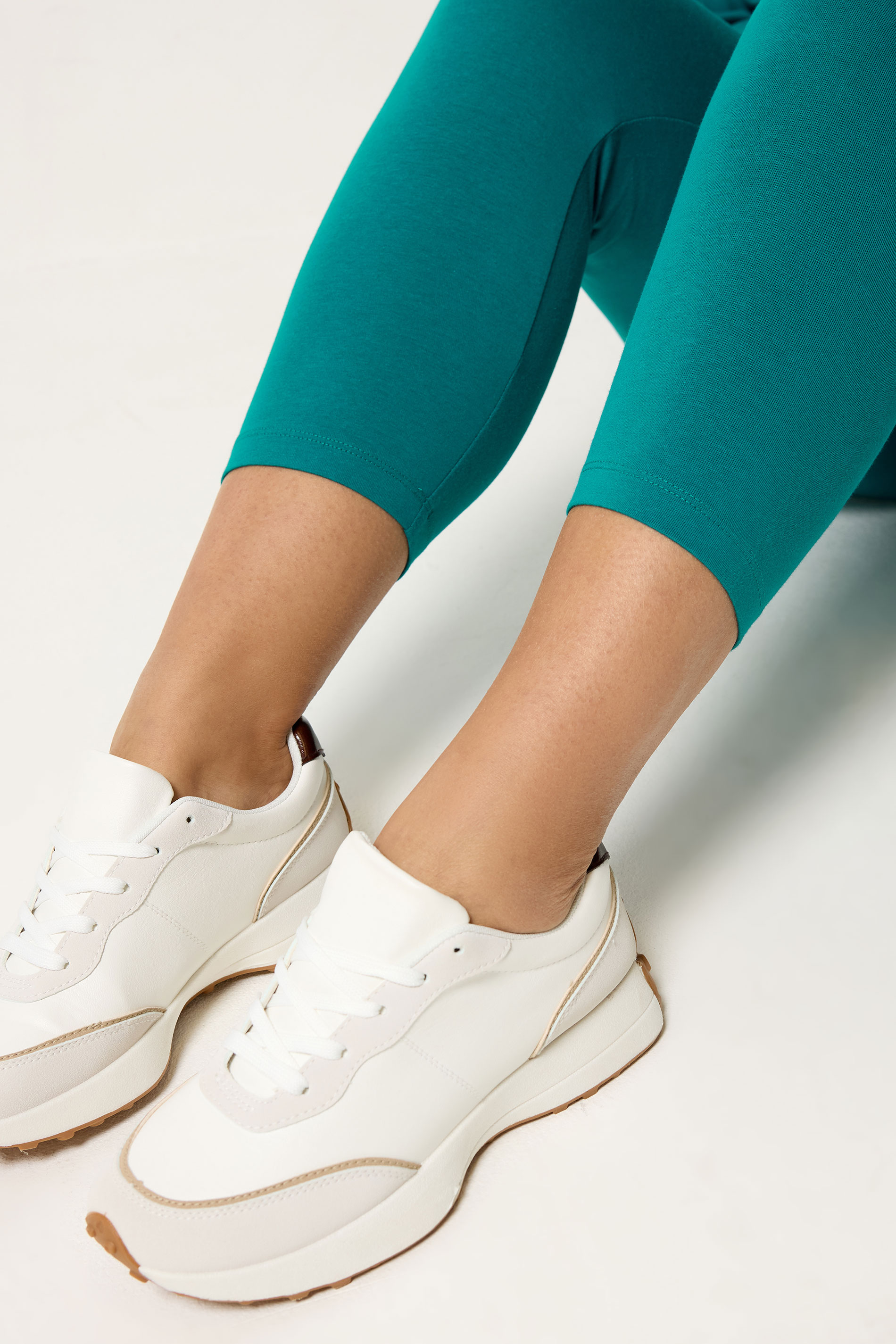 YOURS Plus Size Teal Blue Elasticated Waist Cropped Leggings | Yours Clothing 4