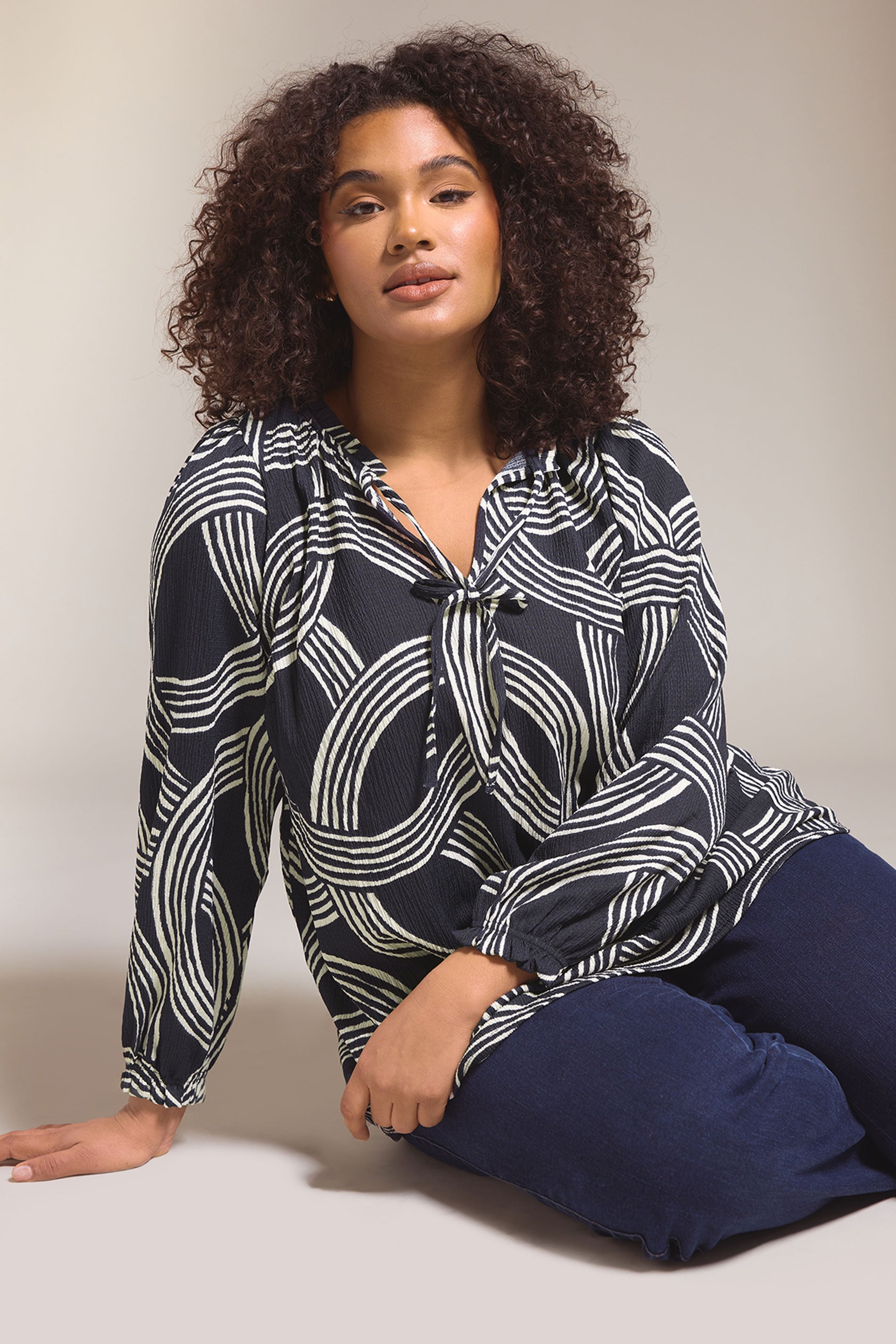 EVANS Plus Size Navy Blue Linear Print Jersey Crepe Blouse | Evans 3