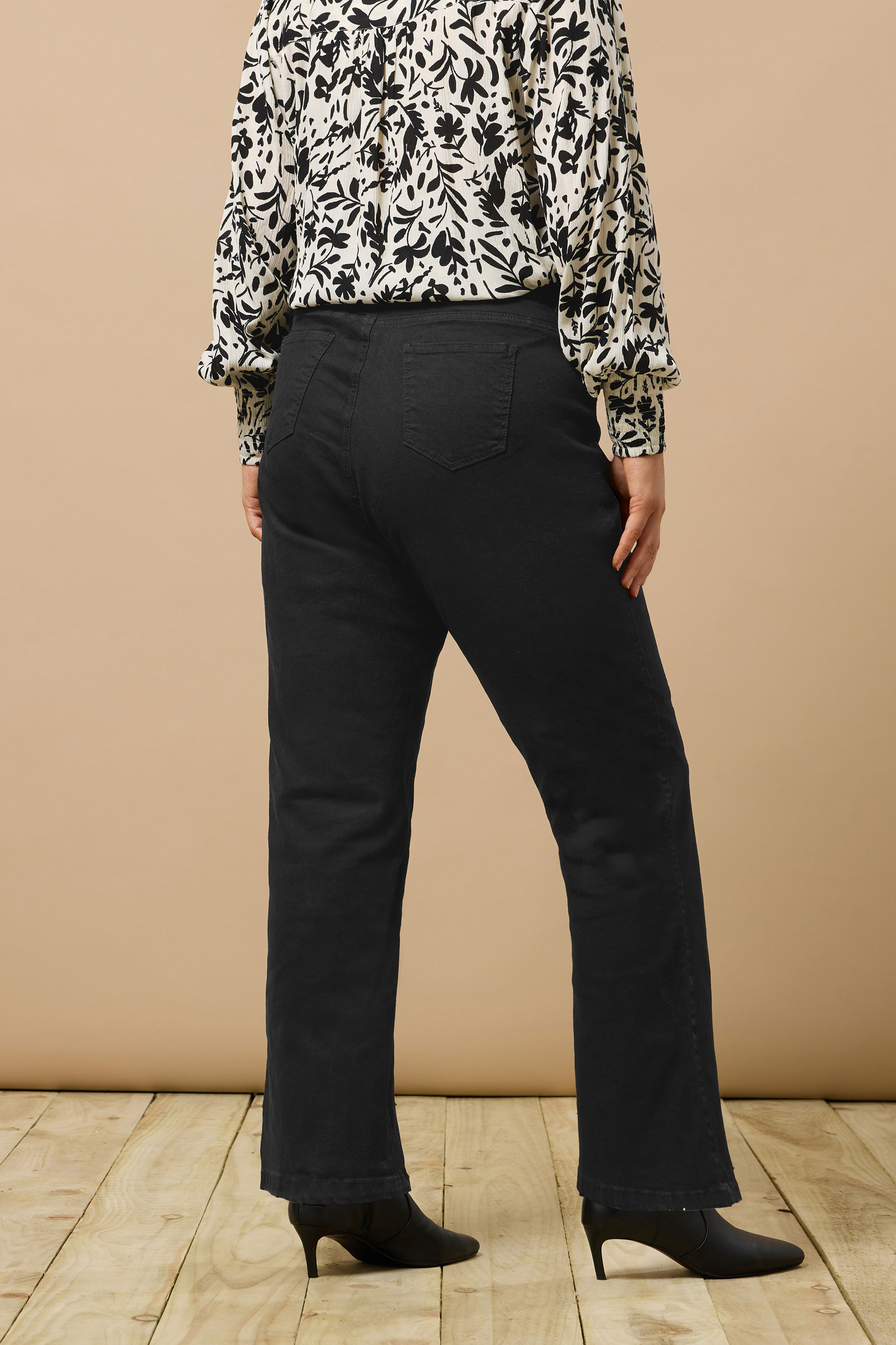 EVANS Plus Size Curve Fit Black Straight Leg Jeans | Evans  2